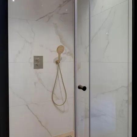 Apartman Luxueus Met Jacuzzi