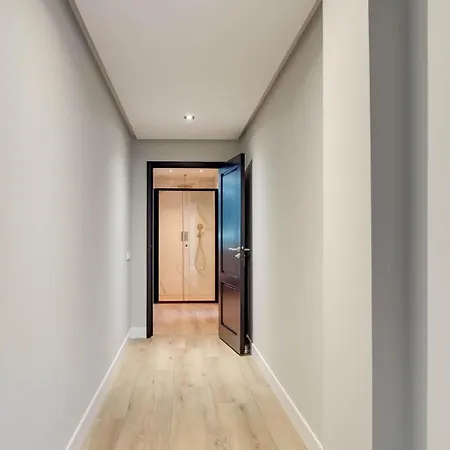 Apartmán Luxueus Met Jacuzzi